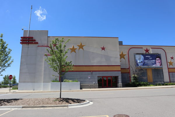 AMC Star Great Lakes Crossing 25 - June 16 2022 Photo (newer photo)